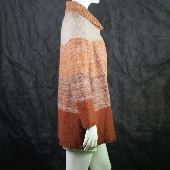 Betty Betty Sweater / Shawl - Picture 3 of 6